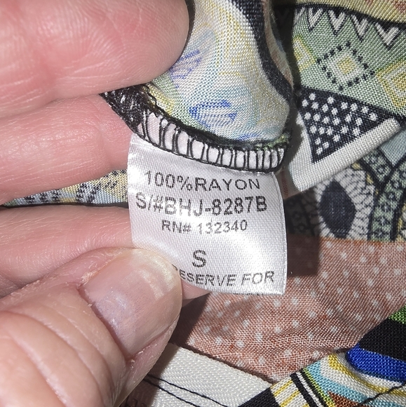 Hot & Delicious Green and Orange Pleated V-Neck Romper Size Small NWT - Picture 7 of 7